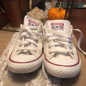 Converse low tops size 1